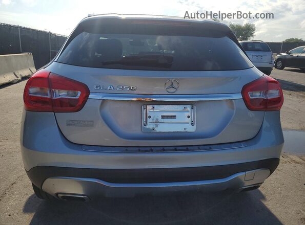 WDCTG4EB8JJ495855 2018 MERCEDES-BENZ GLA Серебряный Вид салона спереди