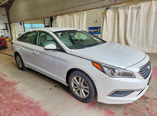 5NPE24AF5GH364597 2016 HYUNDAI SONATA Белый Вид спереди