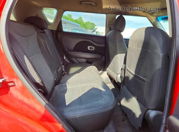 KNDJP3A59K7017689 2019 KIA SOUL Красный Вид задней части салона