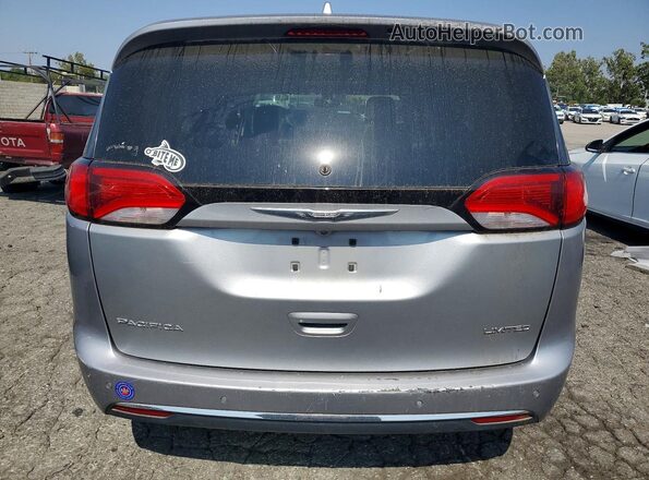 2C4RC1GG6HR504318 2017 CHRYSLER PACIFICA Серебряный Вид салона спереди