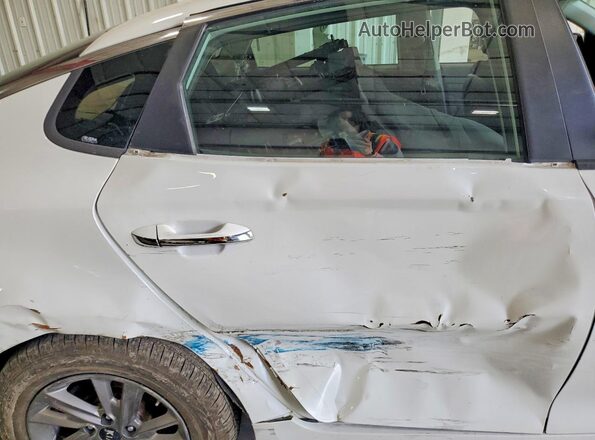 5XXGT4L3XLG392345 2020 KIA OPTIMA Белый Вид задней части салона