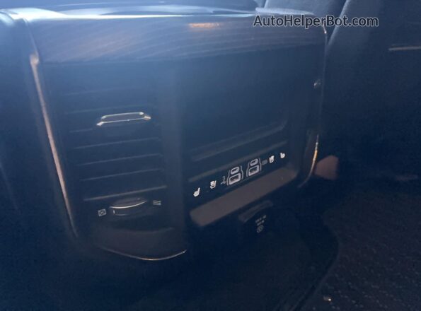 1C6RREHT6KN683294 2019 RAM 1500 White Vista interior de 360 grados