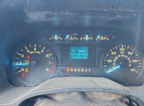 1FTMF1CB0JKE49607 2018 FORD F150 White Widok tylnych siedzeń