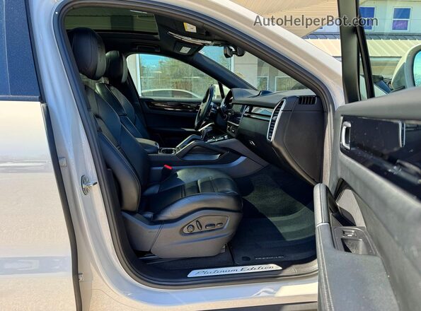 WP1BA2AY6PDA25539 2023 PORSCHE CAYENNE Gray Widok z przodu