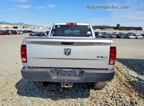 3C6UR5CL1HG740469 2017 RAM 2500 Серебряный Вид салона спереди