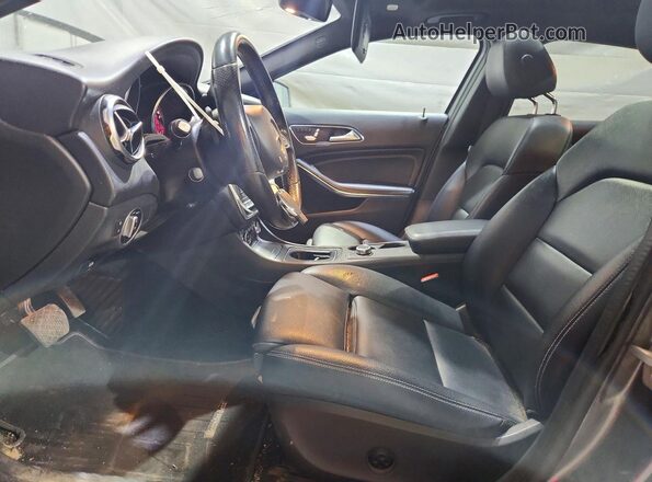 WDCTG4GB3JJ452666 2018 MERCEDES-BENZ GLA Серый Вид панели приборов