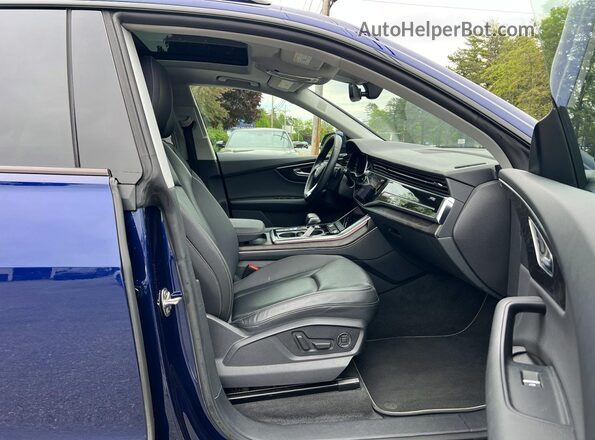 WA1EVAF15KD036494 2019 AUDI Q8 Синий Вид сзади