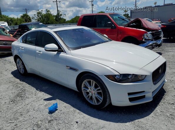 SAJAD4BG6HA953779 2017 JAGUAR XF White Widok z przodu