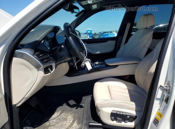 5UXKT0C33H0V95300 2017 BMW X5 Белый Вид панели приборов