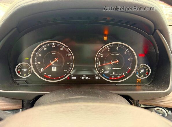 5UXKU6C37H0W38407 2017 BMW X6 White Вид щитка приладів