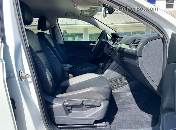 3VV2B7AX5LM114005 2020 VOLKSWAGEN TIGUAN Белый Вид сзади