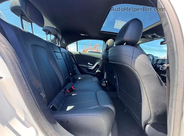 W1K3G4EB3LJ231165 2020 MERCEDES-BENZ A White Widok z tyłu