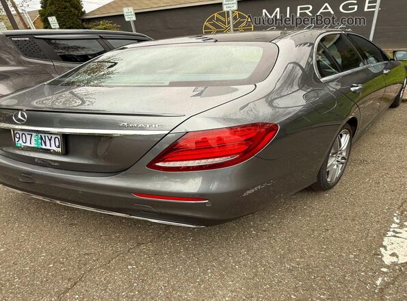 WDDZF4KB2JA403992 2018 MERCEDES-BENZ E Серый Вид спереди