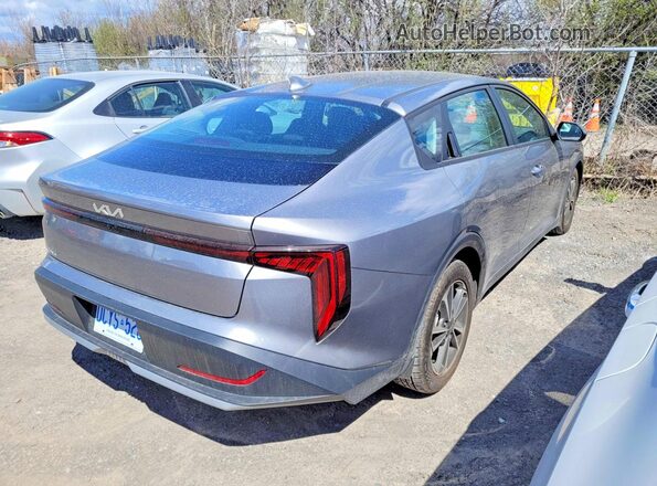 3KPFT4DE2SE172720 2025 KIA K4 Gray Widok z przodu