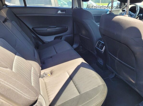 KNDPMCAC5H7241438 2017 KIA SPORTAGE Blue Widok wnętrza z przodu