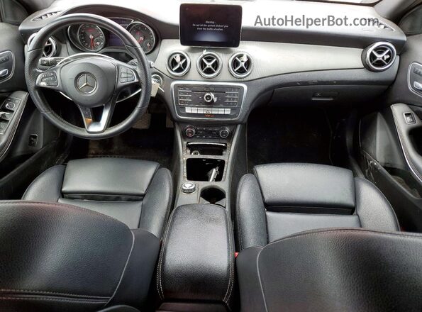 W1NTG4EBXLU040022 2020 MERCEDES-BENZ GLA Красный Вид щитка приборов