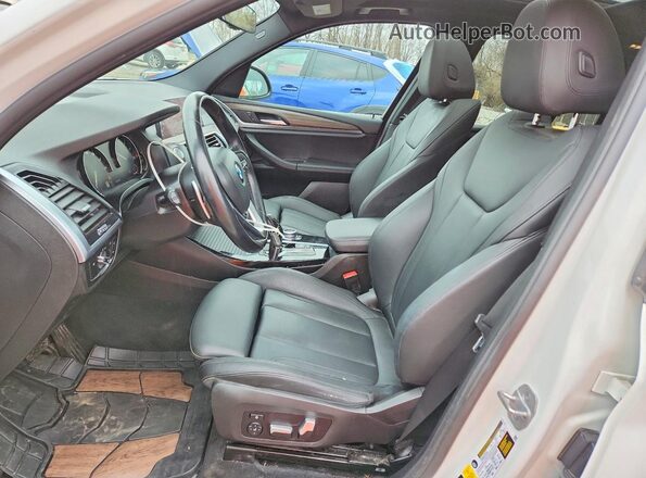 5UXTY5C00M9F64877 2021 BMW X3 Белый Вид панели приборов