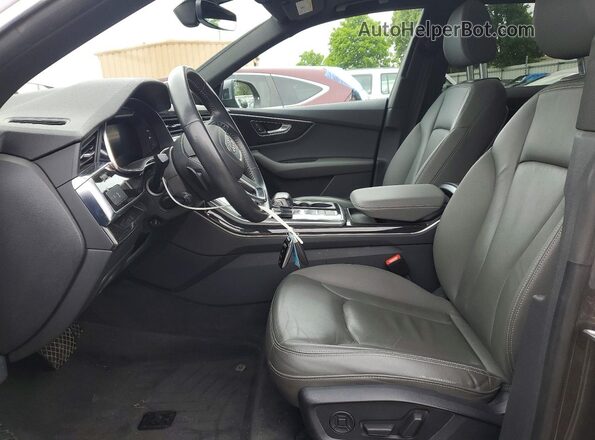 WA1AVAF17KD038696 2019 AUDI Q8 Gray წინა პანელის ხედი