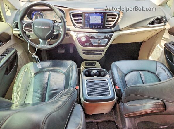 2C4RC1EG8JR194360 2018 CHRYSLER PACIFICA Черный Вид щитка приборов