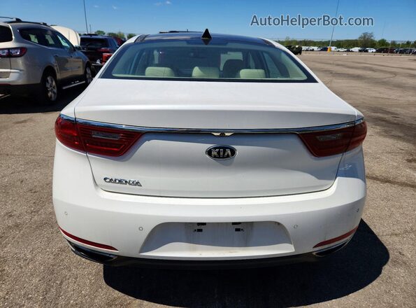 KNALC4J10H5045938 2017 KIA CADENZA White Front interior view