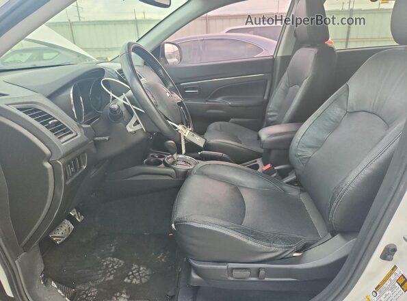 JA4AP4AW6HZ019647 2017 MITSUBISHI OUTLANDER Белый Вид панели приборов