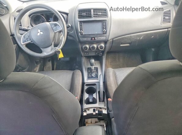 JA4AP3AU6LU016729 2020 MITSUBISHI OUTLANDER White Widok zestawu wskaźników