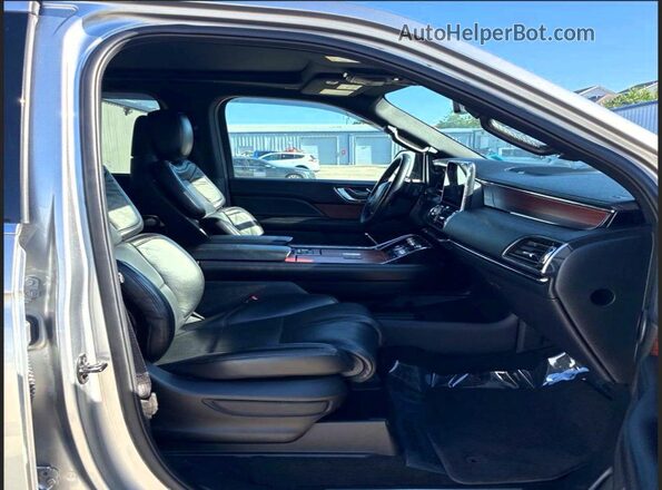 5LMJJ2LT0LEL22530 2020 LINCOLN NAVIGATOR Серебряный Вид сзади