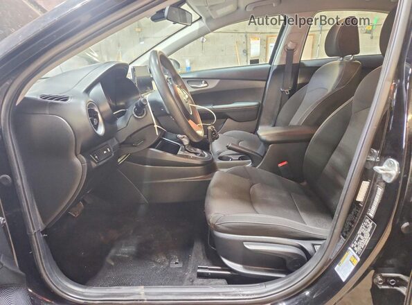 3KPF24AD6ME284387 2021 KIA FORTE Black Widok deski rozdzielczej