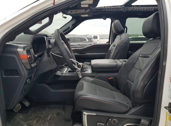 1FTFW1RG6RFA80316 2024 FORD F150 White Vista interior delantera