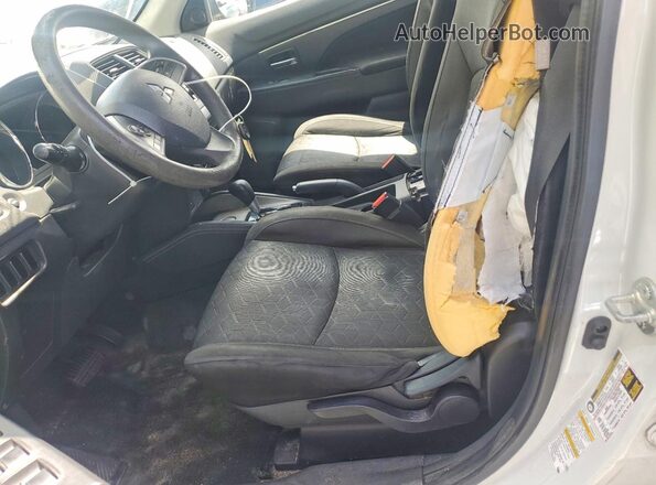 JA4AP3AU6LU016729 2020 MITSUBISHI OUTLANDER White Widok deski rozdzielczej
