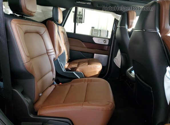 5LMJJ2LG4REL17777 2024 LINCOLN NAVIGATOR Белый Вид подкапотного пространства