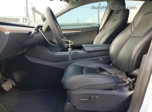 7SAYGDED1RF193049 2024 TESLA MODEL White Dashboard view