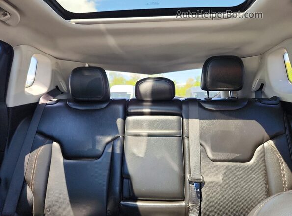 3C4NJDCB7JT315292 2018 JEEP COMPASS Черный Вид задней части салона