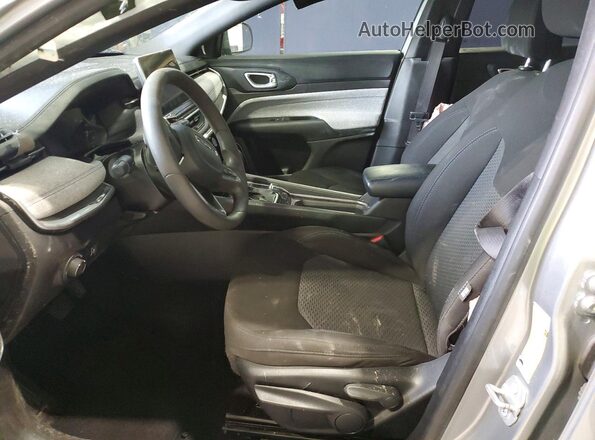 3C4NJDAN3PT514765 2023 JEEP COMPASS Silver Widok deski rozdzielczej