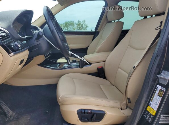 5UXWX9C53H0T06752 2017 BMW X3 Черный Вид панели приборов