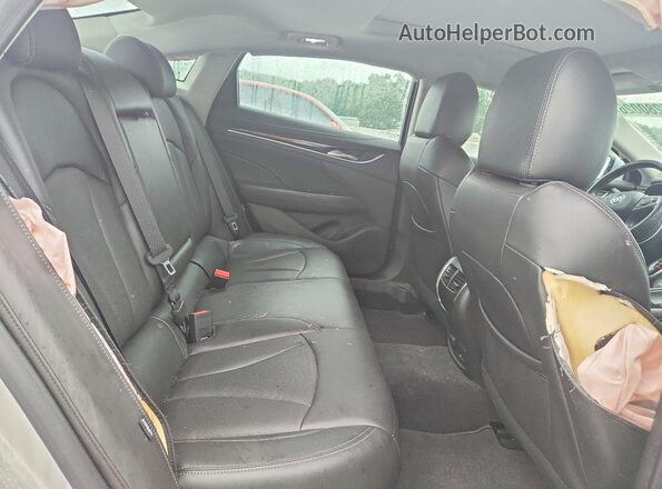 1G4ZR5SS8HU125417 2017 BUICK LACROSSE Серебряный Вид задней части салона