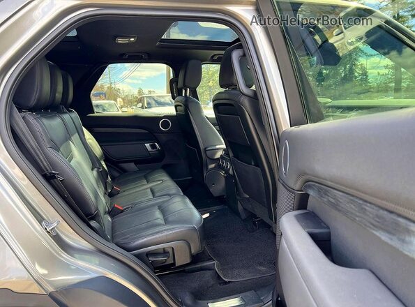 SALRRBBK0HA038494 2017 LAND ROVER DISCOVERY Gray Widok wnętrza z przodu