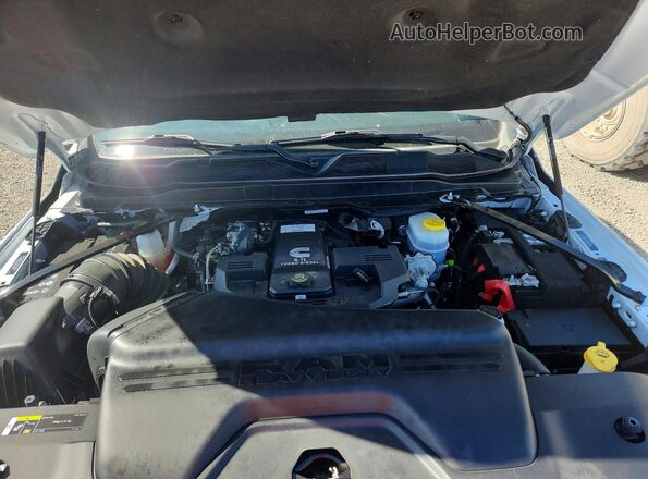 3C6UR5DL2PG537622 2023 RAM 2500 Белый Вид подкапотного пространства