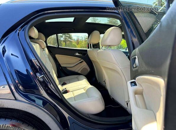 WDCTG4GB9JJ495022 2018 MERCEDES-BENZ GLA Синий Вид салона спереди