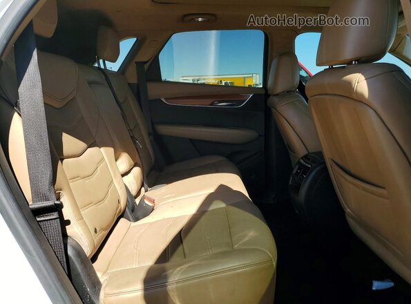 1GYKNFRS3HZ190413 2017 CADILLAC XT5 Белый Вид подкапотного пространства