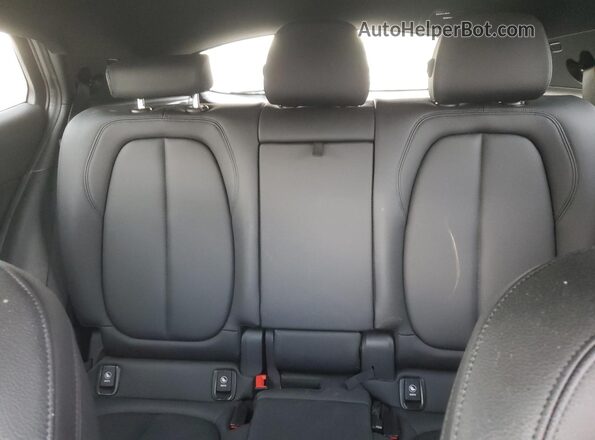 WBXYJ5C39JEF81365 2018 BMW X2 Белый Вид задней части салона