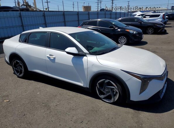 3KPFU4DE4SE230257 2025 KIA K4 White Вид спереду