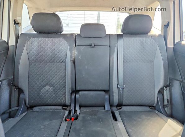 3VV0B7AX5KM046441 2019 VOLKSWAGEN TIGUAN White Вид задньої частини салону