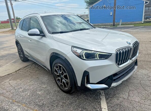 WBX73EF07P5W12917 2023 BMW X1 Белый Передняя левая четверть