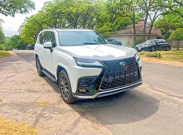 JTJMB7CX5R4065541 2024 LEXUS LX Белый Передняя левая четверть