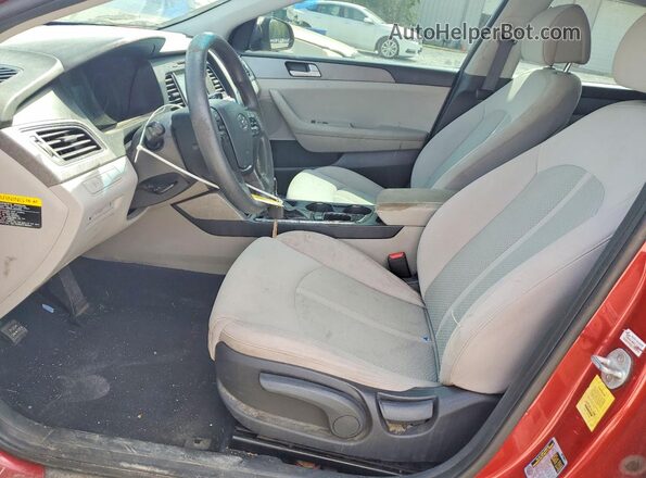 5NPE24AF7HH515330 2017 HYUNDAI SONATA Красный Вид панели приборов