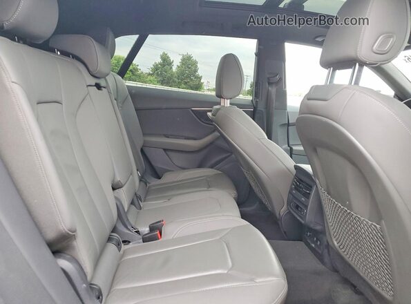 WA1AVAF17KD038696 2019 AUDI Q8 Gray ძრავის განყოფილების ხედი