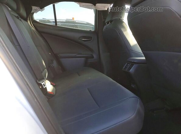 JTHX6JBH5R2191078 2024 LEXUS UX White Engine compartment view