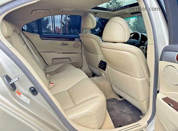 JTHBL5EF2H5143975 2017 LEXUS LS500 Золотой Вид салона спереди