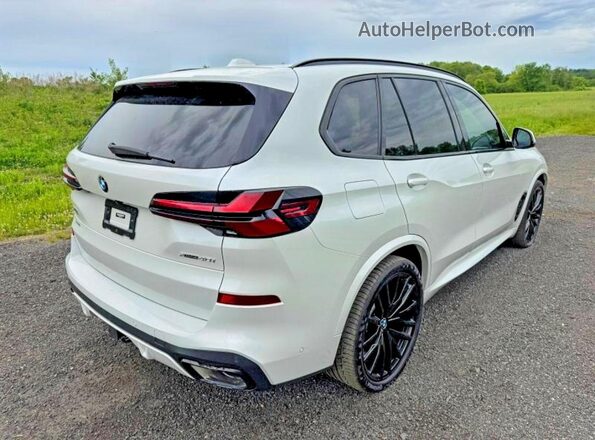 5UX23EU05R9T11163 2024 BMW X5 Белый Передняя правая четверть